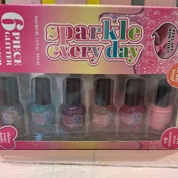 Beauty Spot 6 Piece Glitter Nail Polish Set - Picture 2 of 5